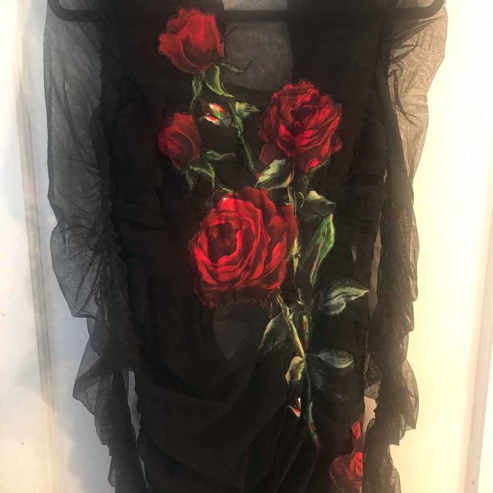 $5,500 DOLCE & GABBANA BLACK RED ROSE RUCHED DRESS - Picture 10 of 11